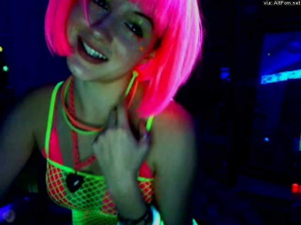 Aly_Darling Rave Cam