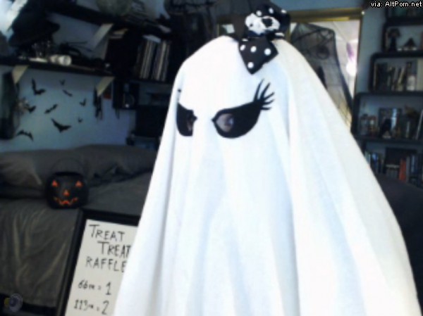 Spooky Ghost Vampette Halloween Fun