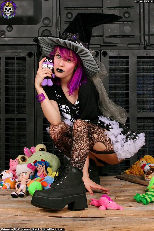 GothicSluts: Dorothy the Adorable Witch