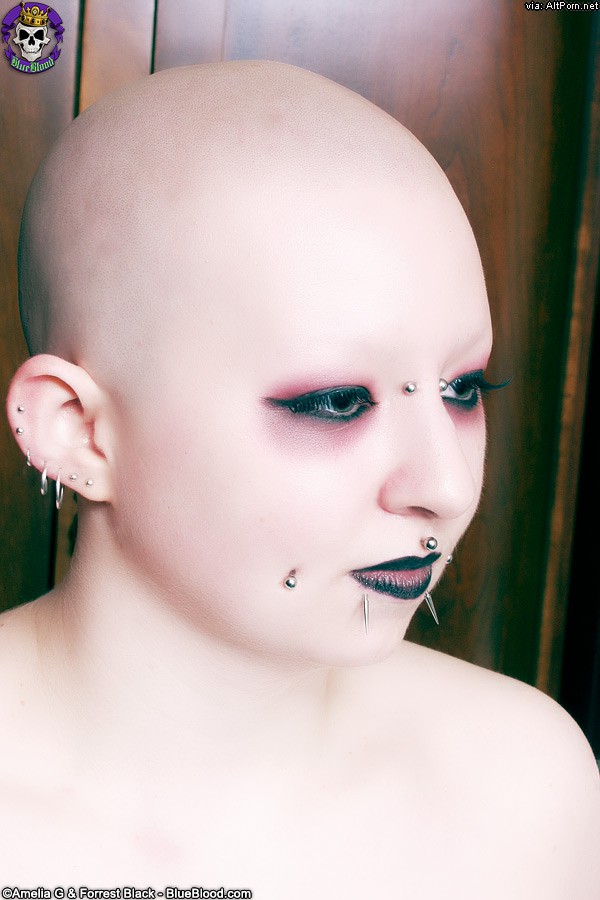 GothicSluts: Creepy Hot Bald Luci and Her Rats
