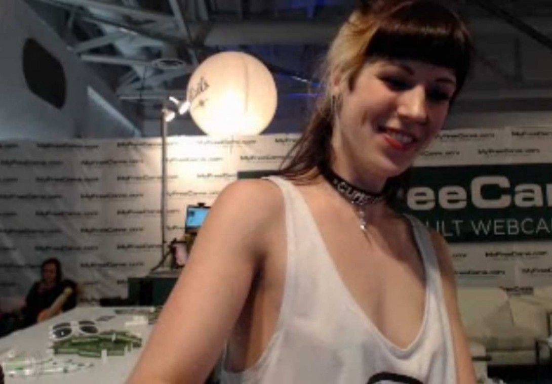 MyFreeCams Broadcasting from Vancouver Taboo Convention