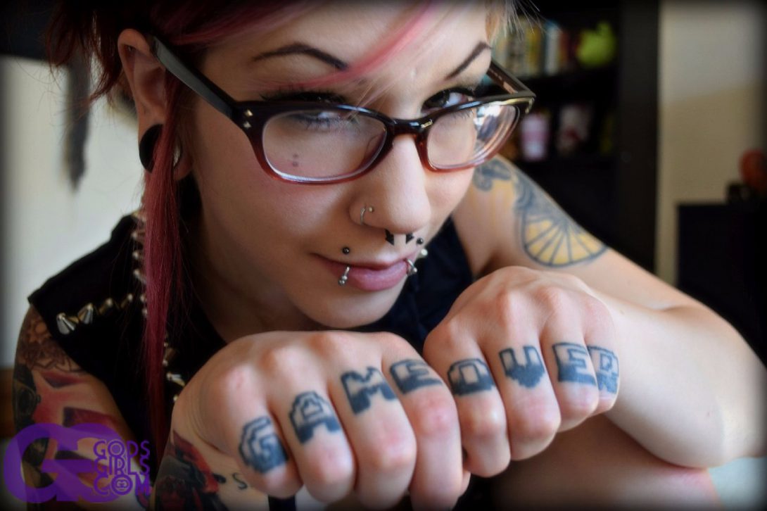 GodsGirls: Cattie shows off her tatties