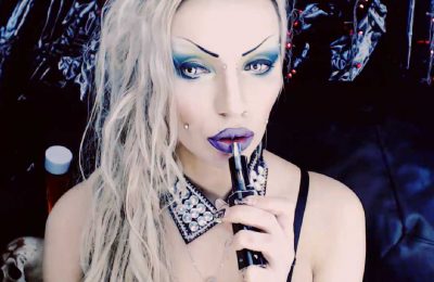 Gothic Crystal Smoking Beauty Alessa Crow Toy Shows