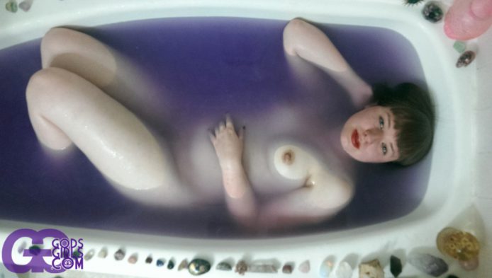 GodsGirls: Svetlana's Purple Crystal Bathtime