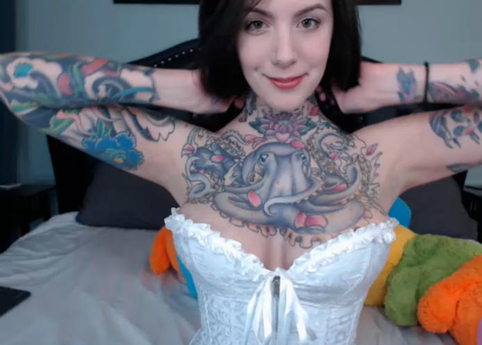 HarliequinnX Shows Off Her Wedding Dress