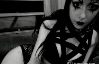 Goth Girl Lycia_Lilac Leads You To Dark Temptations