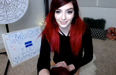 BabeAriel Shows Off Her Adorable Butt And Thighs