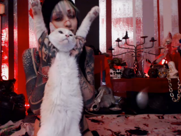 Kota_Morgue Shows Off Her Cute Pussy