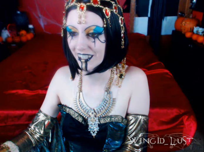 WingID_Lust Cosplays As A Really Hot Cleopatra