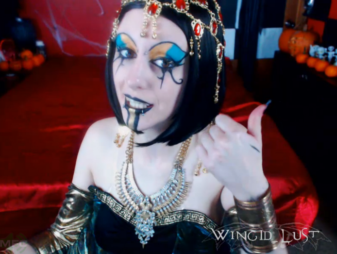 WingID_Lust Cosplays As A Really Hot Cleopatra