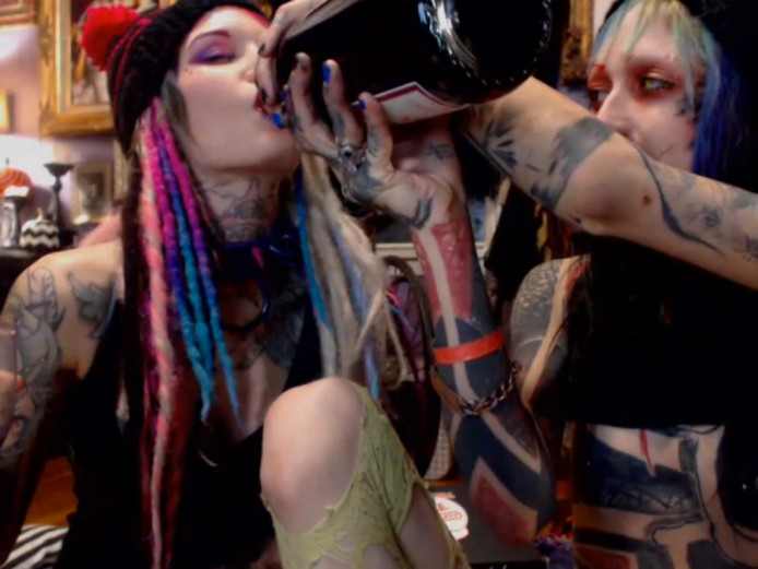 Kota_Morgue And Her Friend Alloy Ash Kiss It Up Real Nice