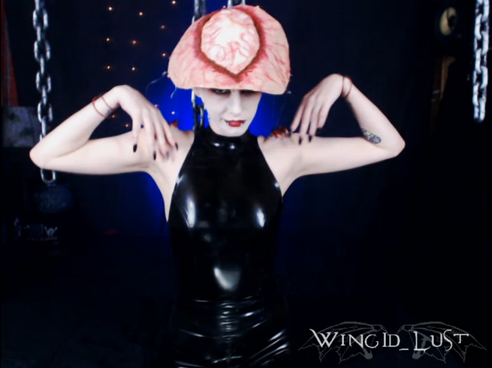 WingID_Lust Cosplays As Really Hot Angelique