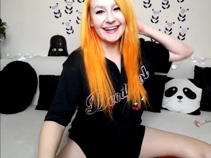 GINGERxELI Captivates With Her Sexy Orange Hair