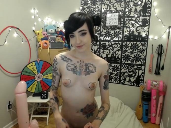 Tattooed LucyLovesick Is A Sexy Stoner Chick