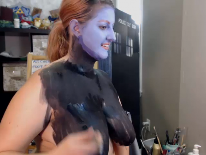 KayleePond Paints All Over Her Body