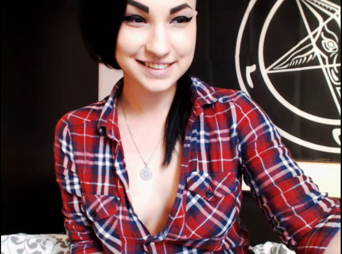 LeviTheWinter Is A Gothic Mona Lisa In Plaid