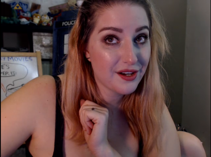 KayleePond Does A Sexy Striptease, Reveals Epic Cleavage