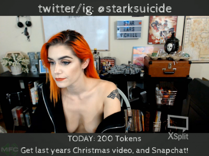 HackerGirl Discusses Pets, Plays WoW, Is Topless