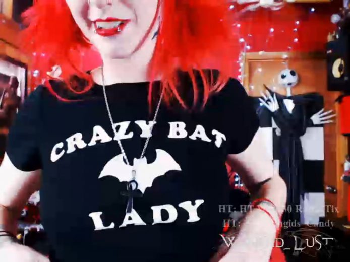WingID_Lust Shows Off Her Crazy Bat Lady Booty