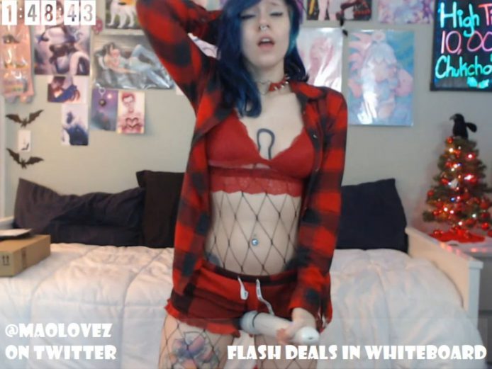 Miss_Mao Makes Flannel Sexy