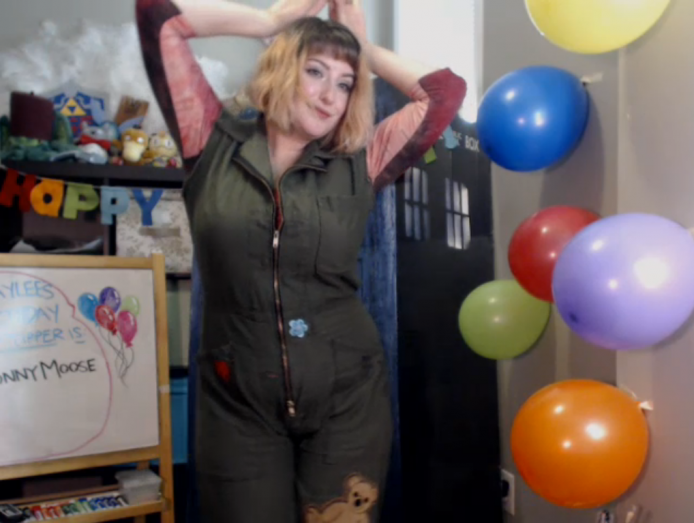 KayleePond Presents: Sexy Time With Balloons!