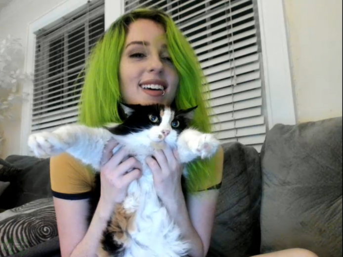 KweenFlaxi Has An Adorable Pussy