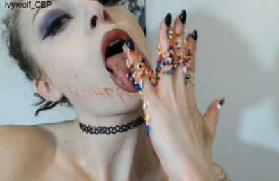 Ivy_Wolf Turns Herself Into A Tasty Treat