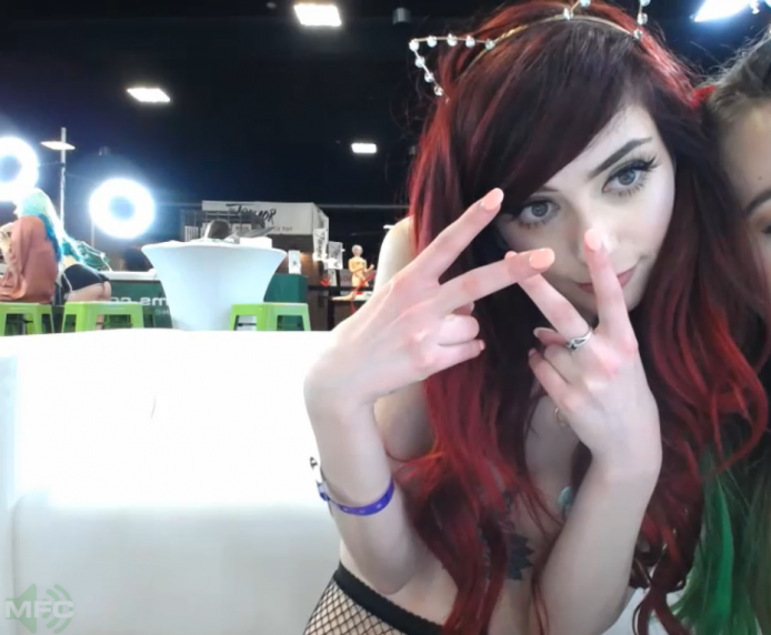 BabeAriel Enjoys Her First Convention At The Exxxotica Expo