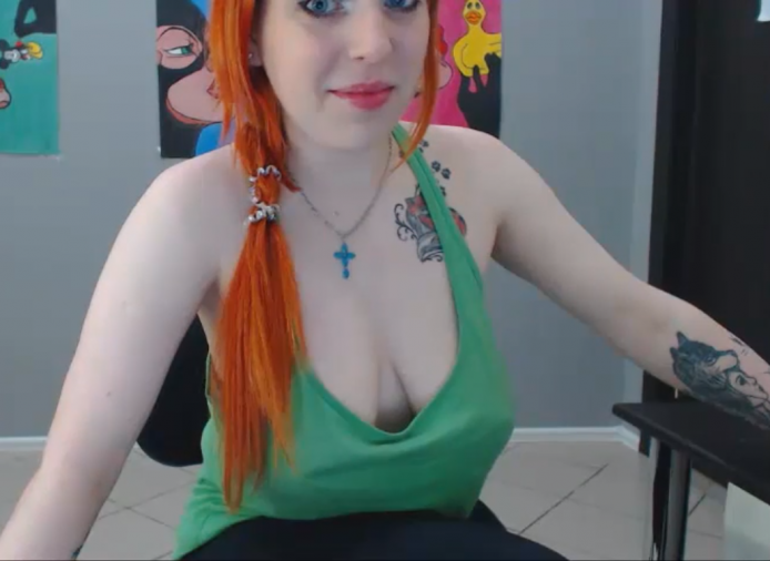 Temptingfox Allures You With Her Luscious Curves