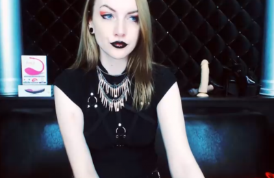 Tastysandy Captivates With Her Sexy Goth Look