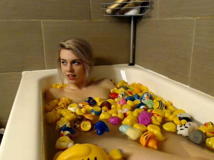 Bathtime And Rubber Duckies With LunaLamb