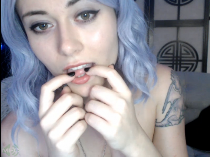 TheSweetWitch Drives Your Oral Fixation Crazy With Her Sexy Lips