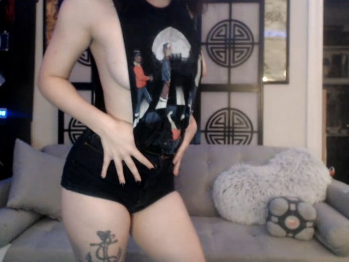 TheSweetWitch Is A Sideboob Cosplay Queen