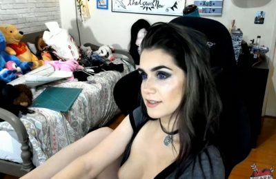 Have A Little Sexy And Chill Fun With HackerGirl
