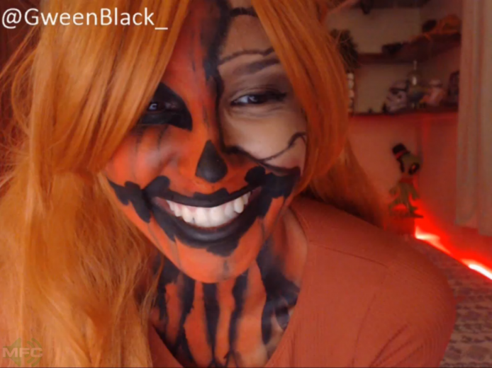 Enjoy Hallo(G)ween With GweenBlack And Her Seduction Skills