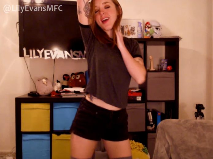 LilyEvans Gives Us A Peek Under Her Shorts