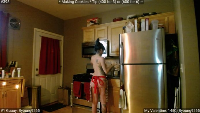 Denver_Maxx Bakes Cookies While Showing Off Some Cake