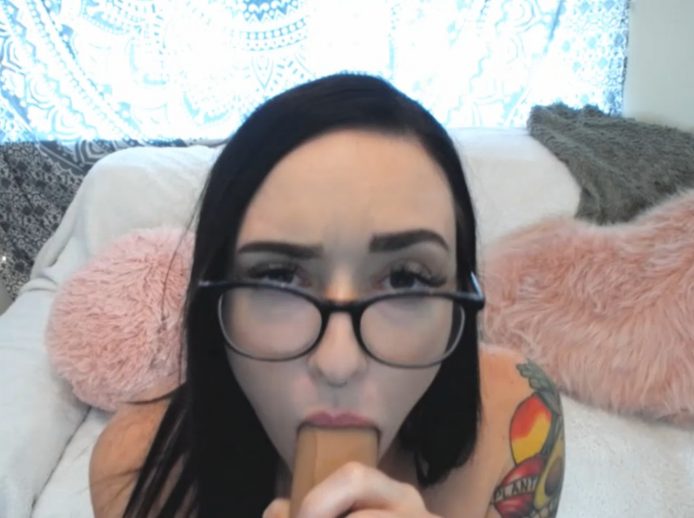 ChloeRydr Gives A Very Sexy Blowjob Tease