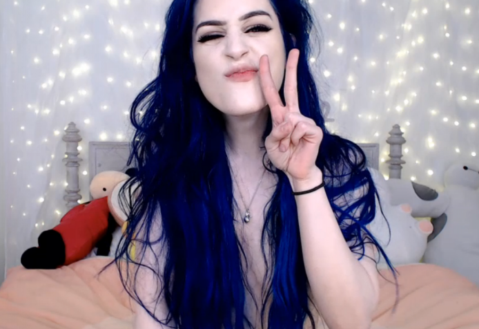 Kati3Kat Is Adding A Bit Blue To This Thirsty Thursday