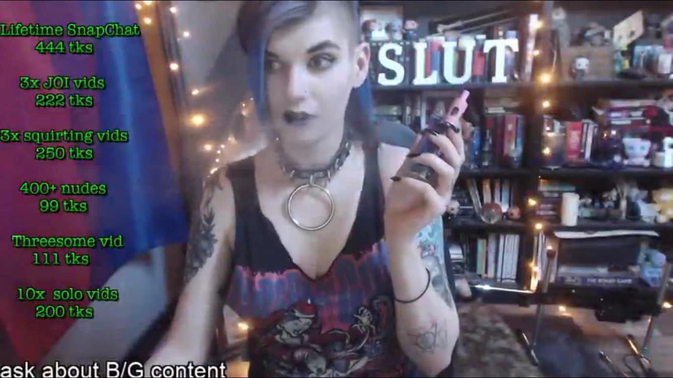 SlutPuppy6x Has Goth Her Legs Open For You