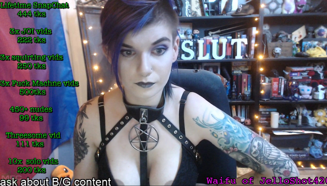 SlutPuppy6x Stuns With Chains And Leather