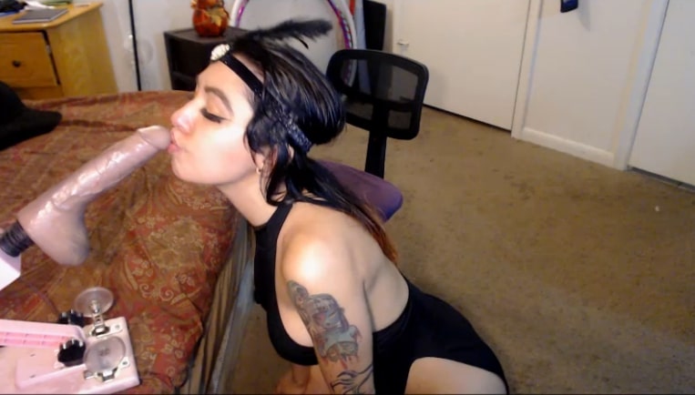 Cynpai Knows How To Work A Dildo And Twerk At The Same Time