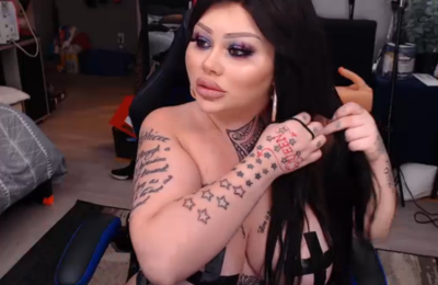 BoootySTAR Promises To Cross Her Nipples And Show A Flash