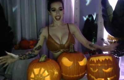 Cubbixoxo Shows Off Her Big Pumpkins