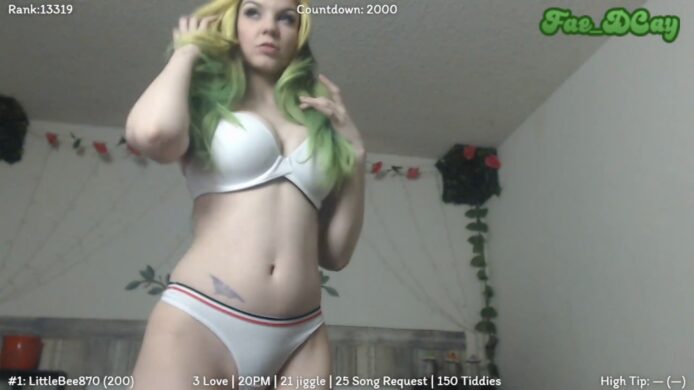 Fae_Dcay Knows How To Tease