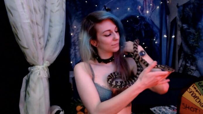 Tinyfossil Hangs Out With Her Snake 
