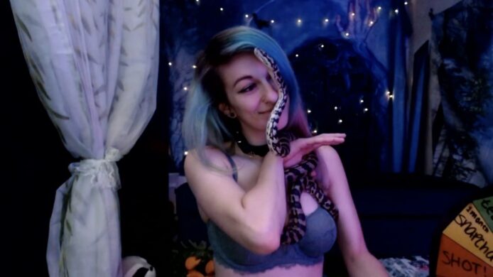 Tinyfossil Hangs Out With Her Snake 