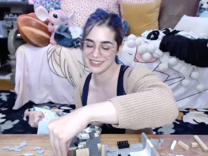 HackerGirl Looks Hot While Creating Assembly Square