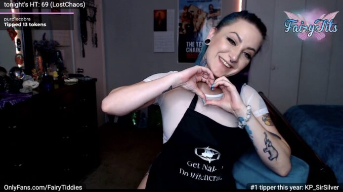FairyTits Gets Her Apron On And Spanks Her Ass