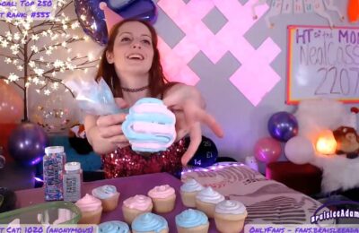 BraisleeAdams Hosts A Super Soft Birthday Party (With Cupcakes)